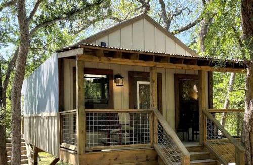 Sutherland Springs House | Aquatic Glamping Vacation in Texas: Luxurious Tented Cabin by the Cibolo Creek near San Antonio