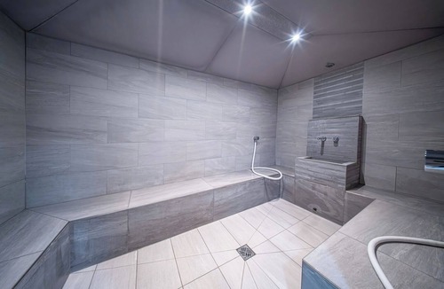 Lausanne Hotel | Aquatis Hotel