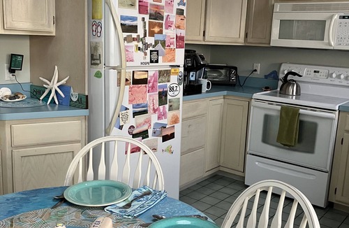 Aquinnah Condo | Aquinnah condo at cliffs, walk to beach!