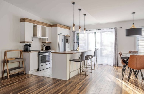 Pont-Rouge Ski Chalet | Arès | Family Retreat | Pool & Spa
