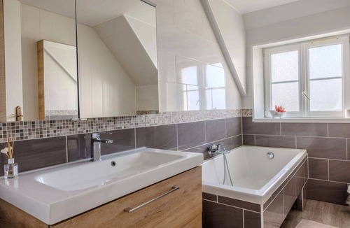 Plomeur House | AR VEIL