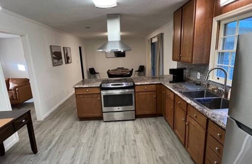 Arabi House | Arabi Cozy and Quiet Getaway