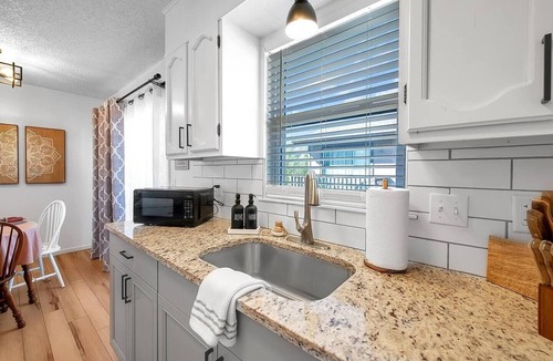 Wichita Apartment | Arabian Nights - 2 bedroom apartment near airport - cute and cozy