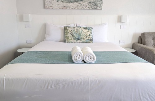 Batehaven Hotel | Araluen Motor Lodge