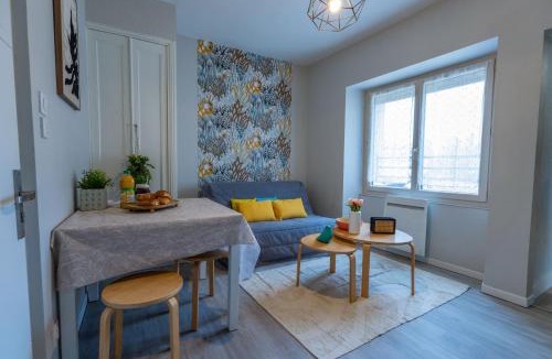 Saint-Laurent-sur-Sevre Apartment | Aramis Appartement cosy à 15 min du Puy Du Fouu