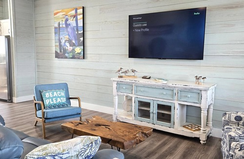 Fulton House | Aransas Bay Waterfront! Hot Tub, Arcade, Pool, Walk to Everything in Fulton