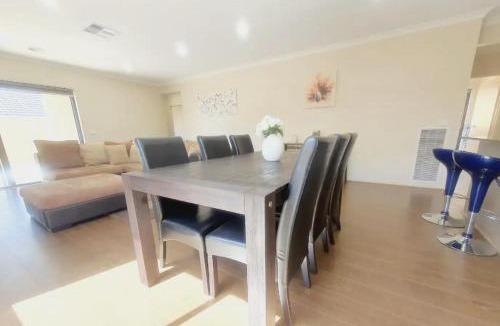 Tarneit House | Ararat