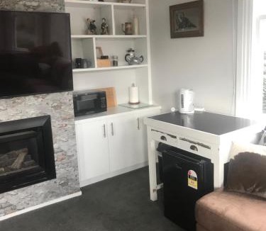 Carterton Villa | Aratahi Cottages - West Wing