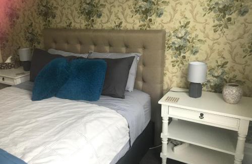 Carterton Villa | Aratahi Cottages - West Wing