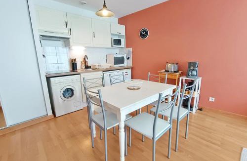 Bagneres-de-Luchon Apartment | Arbesquens 11, T3, wifi, parking, balcon