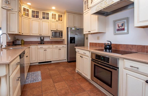 Holcomb Cottage | Arbor Landing:"Amazing Charm & History"