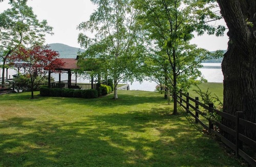Holcomb Cottage | Arbor Landing:"Amazing Charm & History"