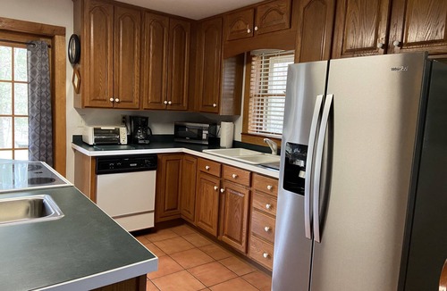 Ararat Cabin | Arbor Lane Cabin - authentic & charming tucked away cabin, yet near it all.