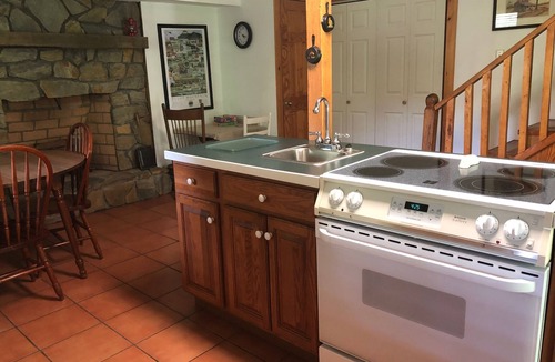 Ararat Cabin | Arbor Lane Cabin - authentic & charming tucked away cabin, yet near it all.