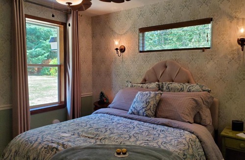 Clinton House | Arbor Rouge Cottage