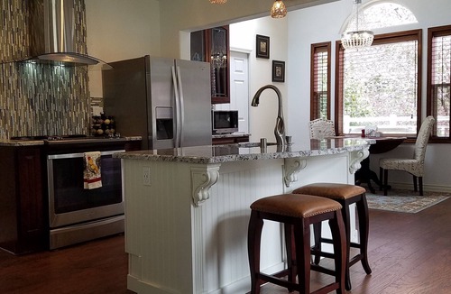 Clinton Bed & Breakfast | Arbor Rouge Cottage