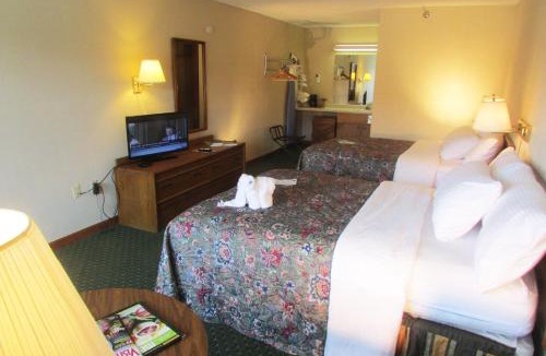 Pigeon Forge Hotel | Arbors at Island Landing Hotel & Suites