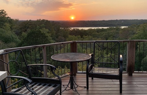 Sulphur House | Arbuckle Lake House. Sleep 7+. Great deck for outdoor enjoyment.