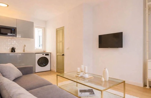 Batignolles Apartment | Arc de Triomphe - Deluxe studio