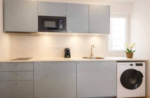 Batignolles Apartment | Arc de Triomphe - Deluxe studio