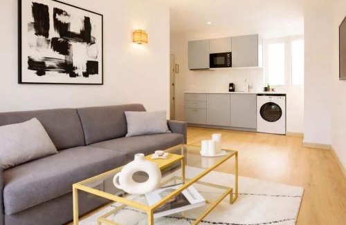 Batignolles Apartment | Arc de Triomphe - Deluxe studio