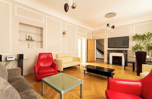 Ternes House | Arc de Triomphe : Home - A/C & Parking & Jacuzzi