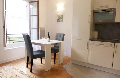 Ternes Apartment | Arc de Triomphe next door - Bright apt w/elevator - Sleeps 4 - PONC-V-A-P