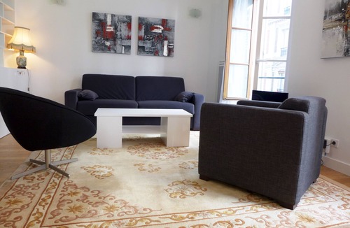 Ternes Apartment | Arc de Triomphe next door - Bright apt w/elevator - Sleeps 4 - PONC-V-A-P