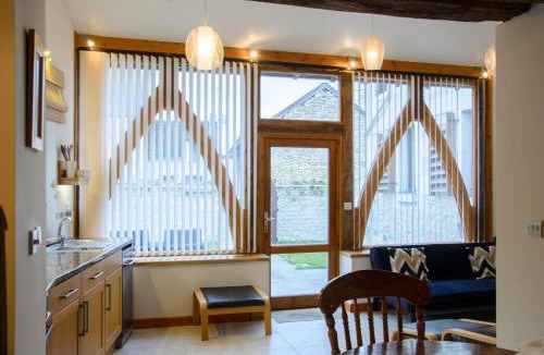 Cussay House | Arc en Ciel/Rainbow Arch