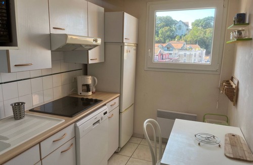 Arcachon Apartment | Arcachon - Central 2-Bed Apartment with Terrace and Parking