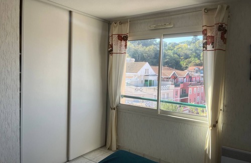 Arcachon Apartment | Arcachon - Central 2-Bed Apartment with Terrace and Parking