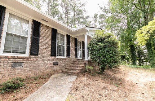 East Cobb House | Arcade Shuffleboard Poker Firepit Grill @ Battery
