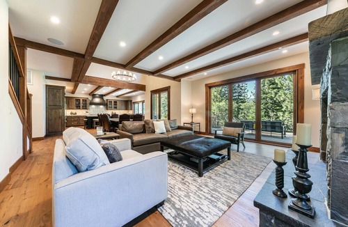 Comstock Acres House | Arcadia by Tahoe Getaways - Deluxe 5 BR w Hot Tub, EV Charger & A/C