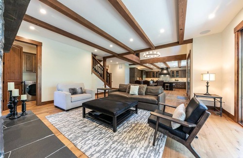 Comstock Acres House | Arcadia by Tahoe Getaways - Deluxe 5 BR w Hot Tub, EV Charger & A/C