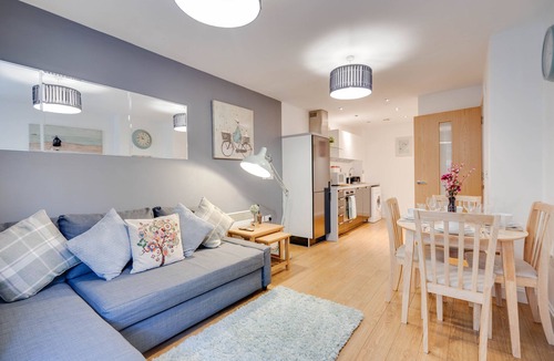 Theatreland Birmingham Apartment | Arcadian Apartment with Balcony