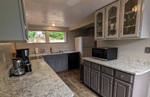 Jacoby Creek House | Arcata Hillside Retreat