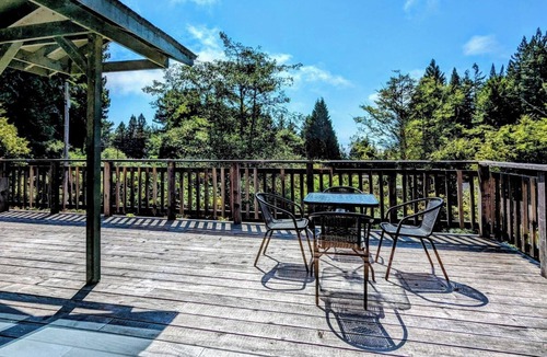 Jacoby Creek House | Arcata Hillside Retreat