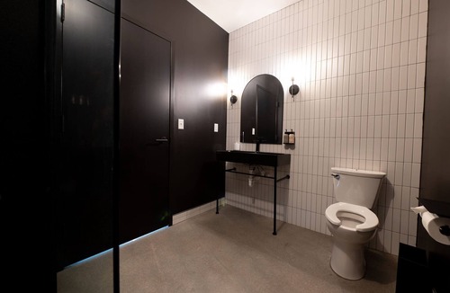 City Center Hotel | Arch and Cable Hotel