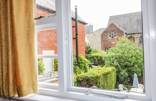 Lincoln Cottage | Arch Cottage