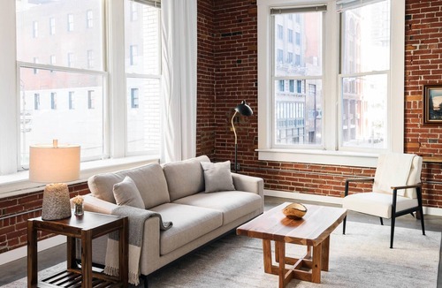 Downtown St. Louis Apartment | Arch, Dome, Dtown | Easy Train + Rooftop | Zencity