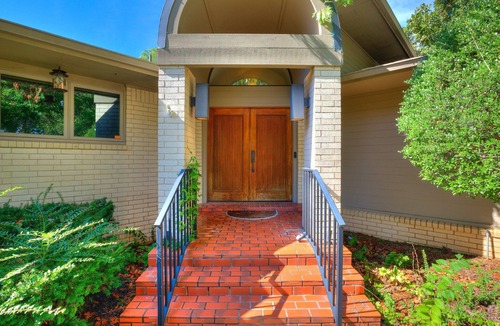 South Tulsa House | Arch House | 4BR Tulsa | Pool + Game Room
