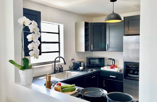 South Beach Apartment | Arch & Light