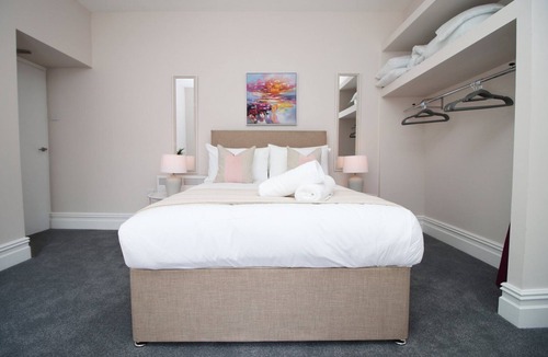 Penarth Apartment | Archer Road, Penarth Free parking