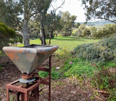 Rowland Flat Villa | Archery Road Estate