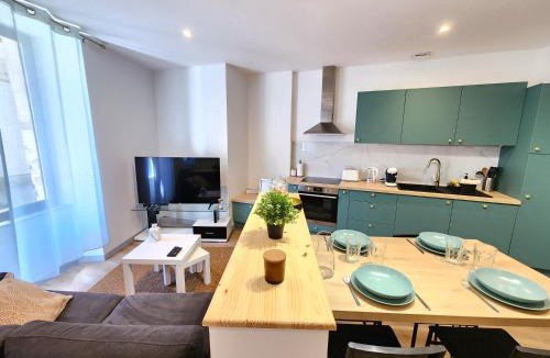 Marmande Apartment | Arches Florales de Marmande