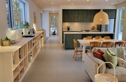 Saint-Edmond-de-Grantham Ski Chalet | Architectural forest cottage 75 minutes from Montreal.