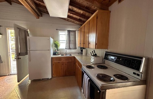 Kings County Cabin | Archie's Lakeside Cabin