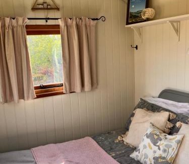 Penrith Ski Chalet | Archie the shepherd’s hut