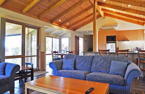 Inverloch House | Archies Beachside Abode