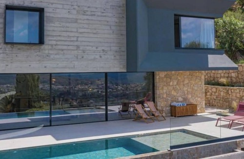 Saint-Paul-de-Vence Villa | Architect-designed villa with pool and magnificent view